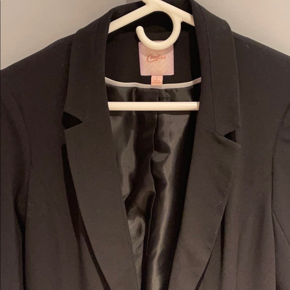 Black Blazer - Picture 5 of 6